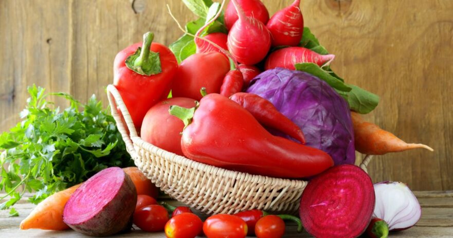 Red Vegetables: 10 Healthy and Delicious Options 1 Red vegetables